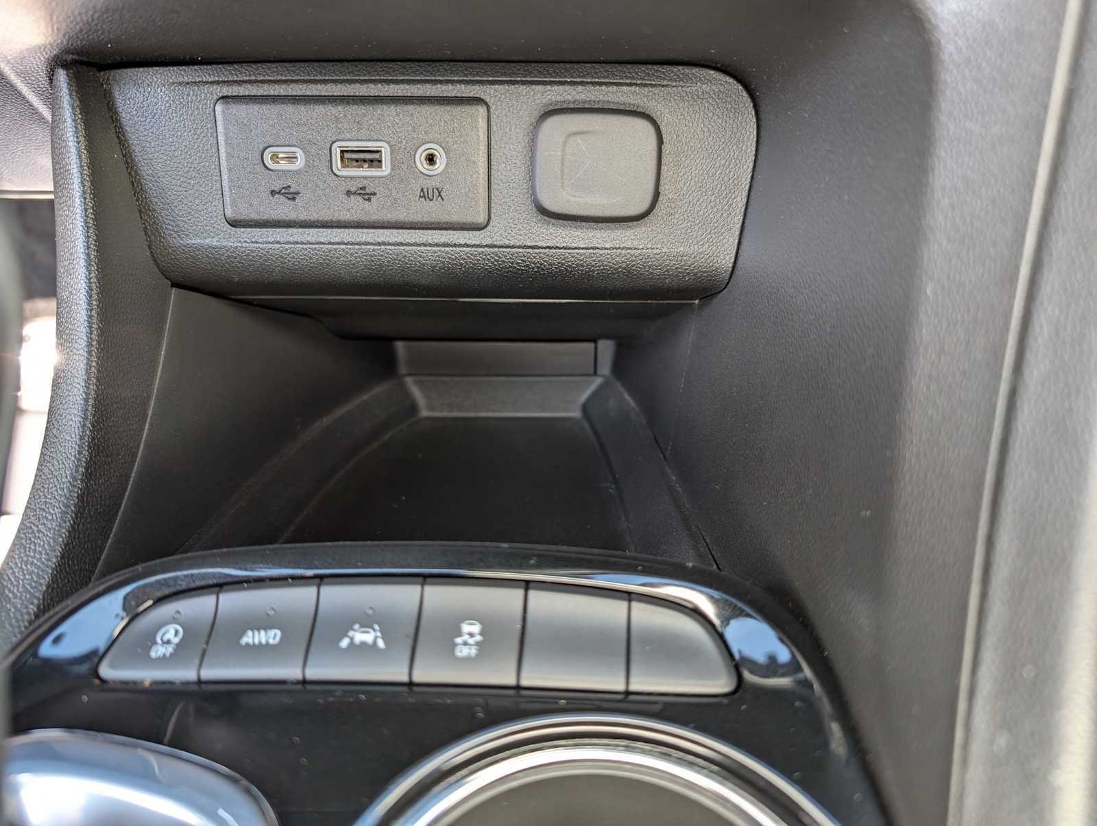 Used 2023 Cinnabar Metallic Buick Select image 29
