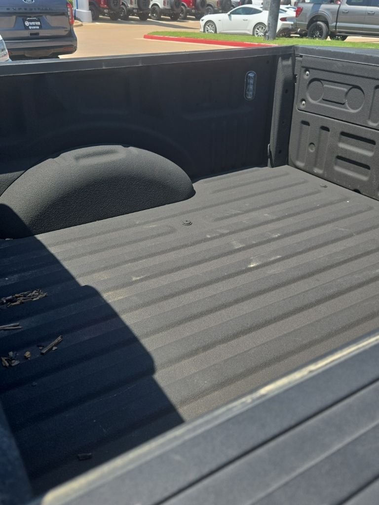 Used 2018 Ingot Silver Ford XLT image 9
