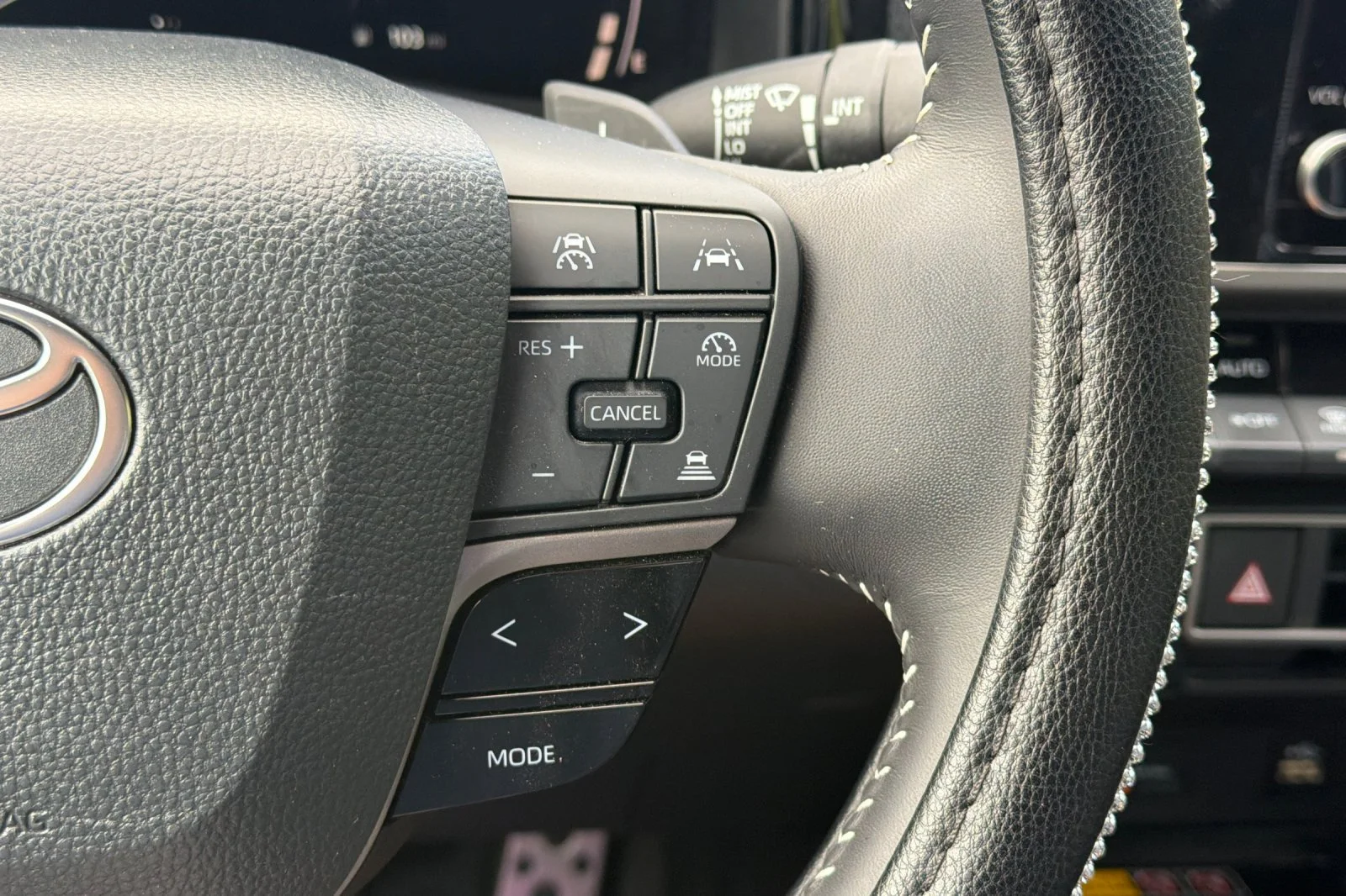 Used 2025  Toyota SE image 31