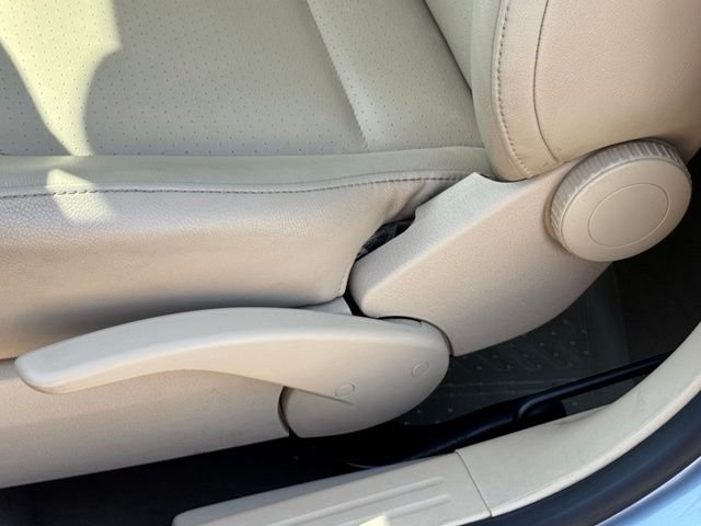 Used 2010 Heaven Blue Metallic Volkswagen 2.5L image 22