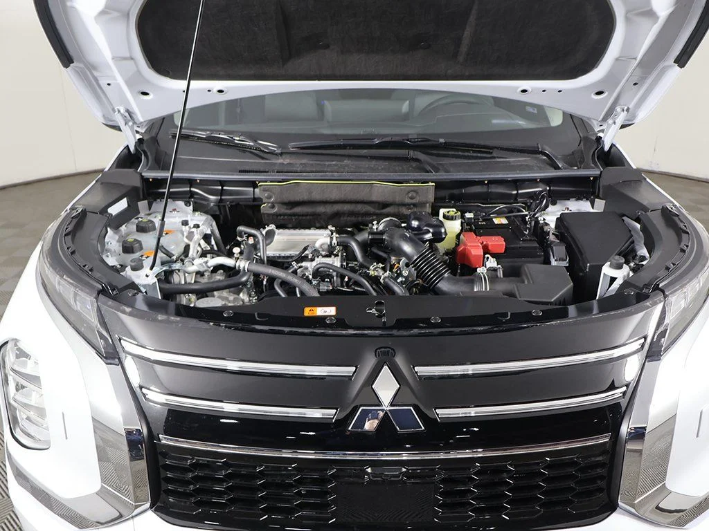 New 2026 White Mitsubishi ES image 20