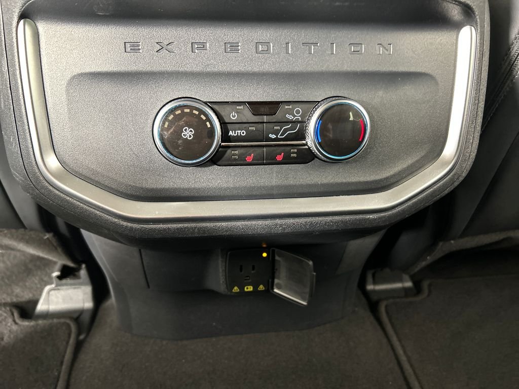 Used 2025 White Ford Platinum image 18
