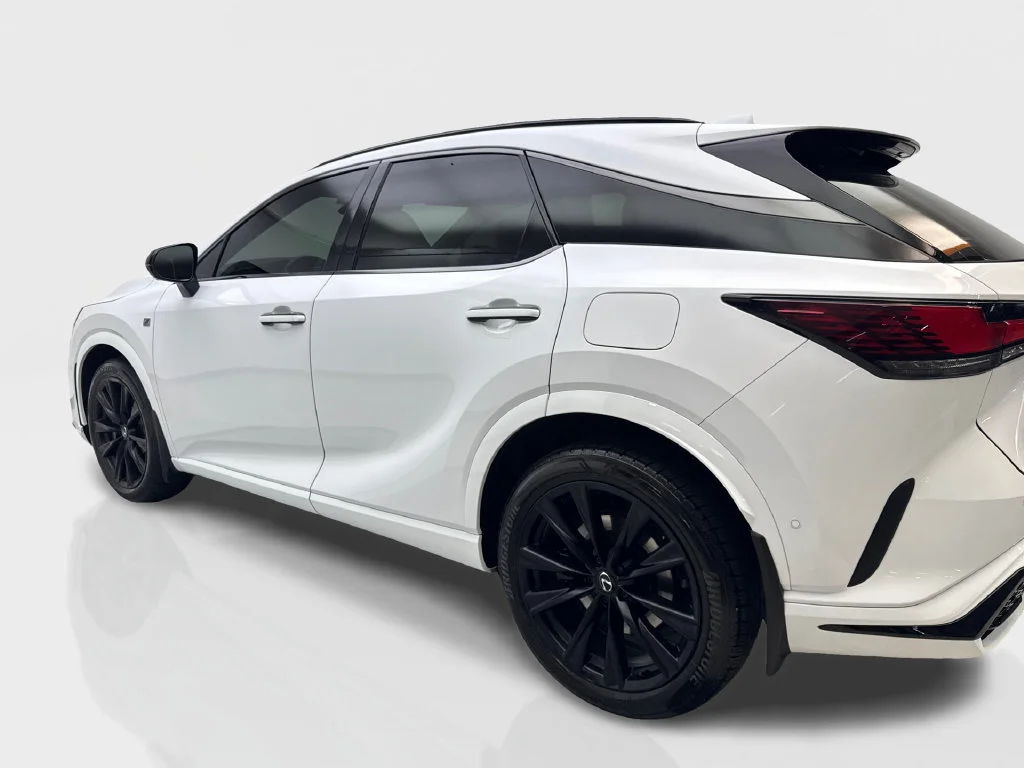 Used 2023 White Lexus 500h F SPORT Performance image 16