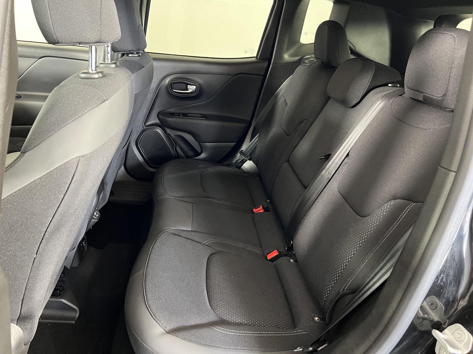 Used 2022 Black Clearcoat Jeep Altitude image 25