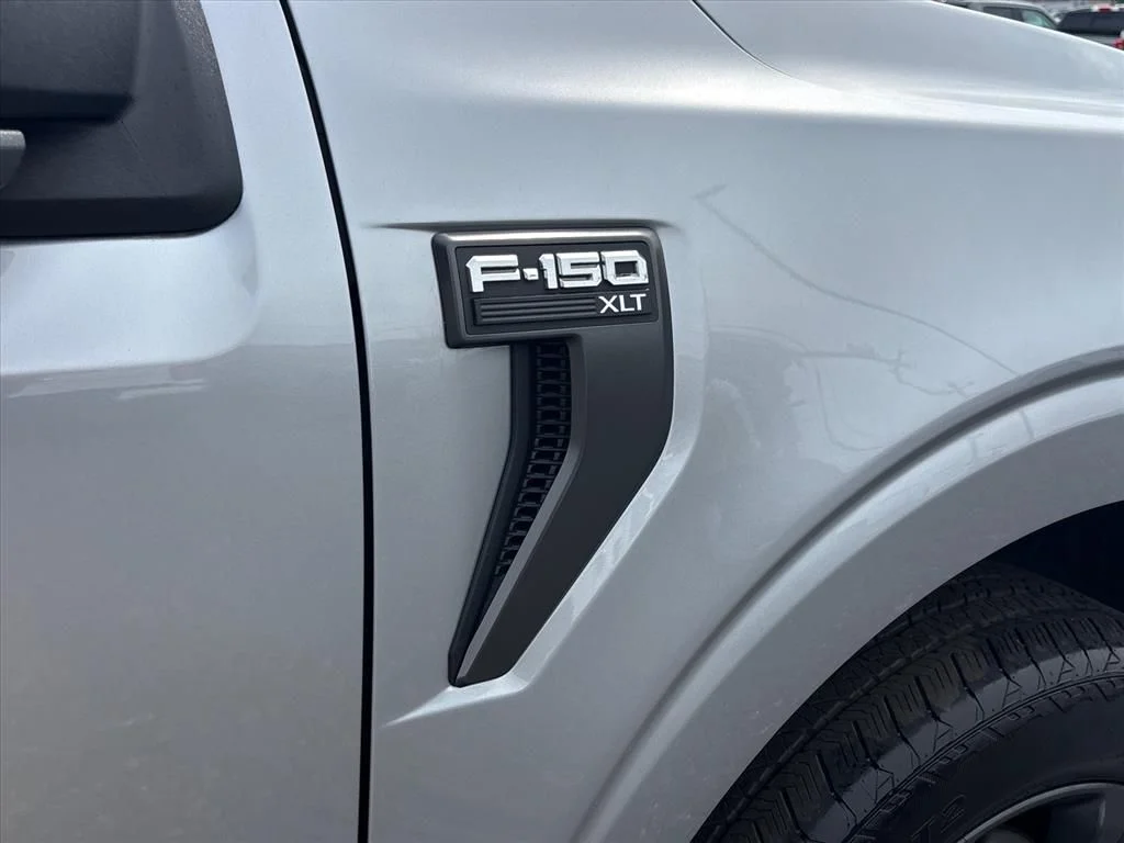 Used 2023 Silver Ford XLT image 11