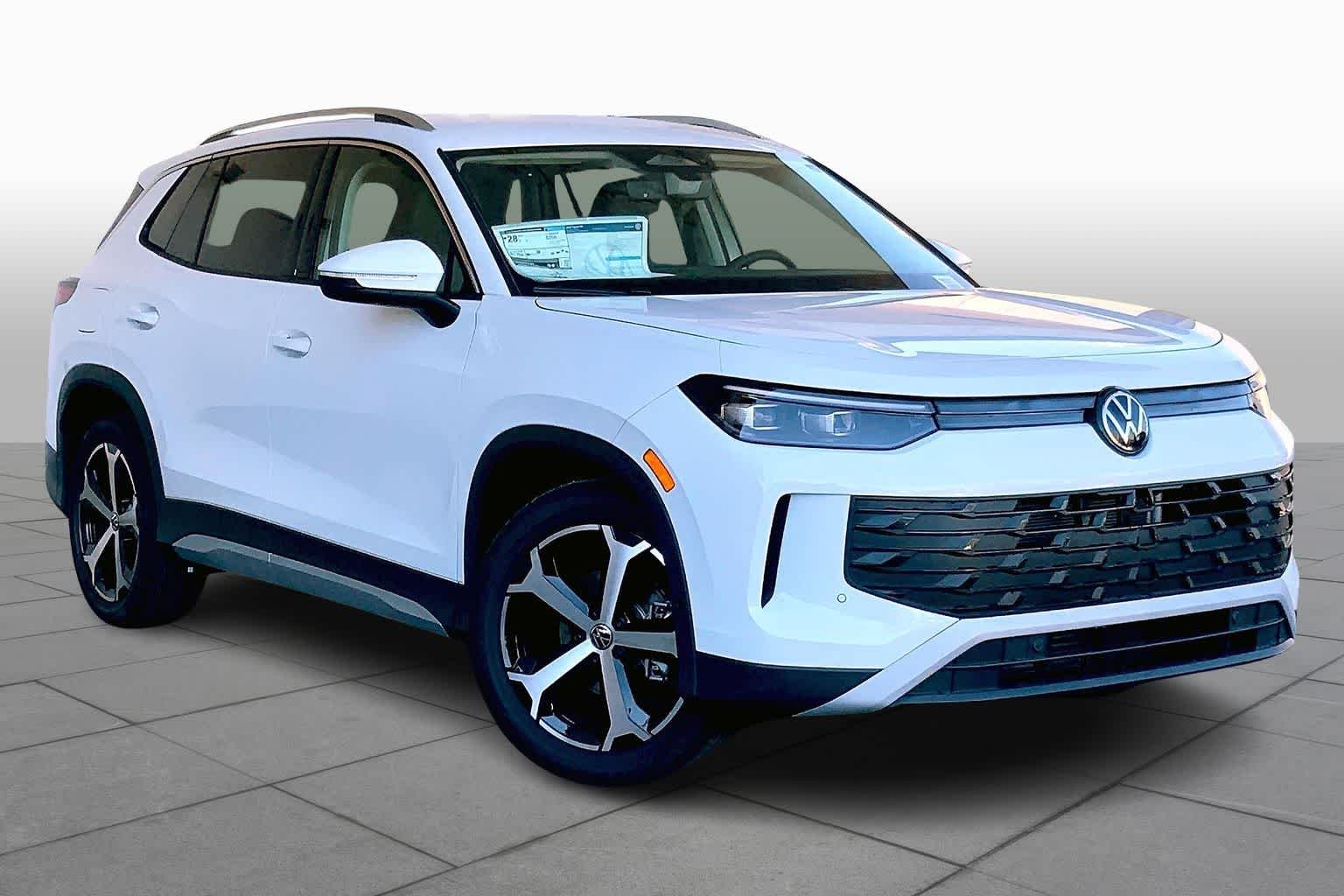 New 2026 Pure White Volkswagen SE image 2