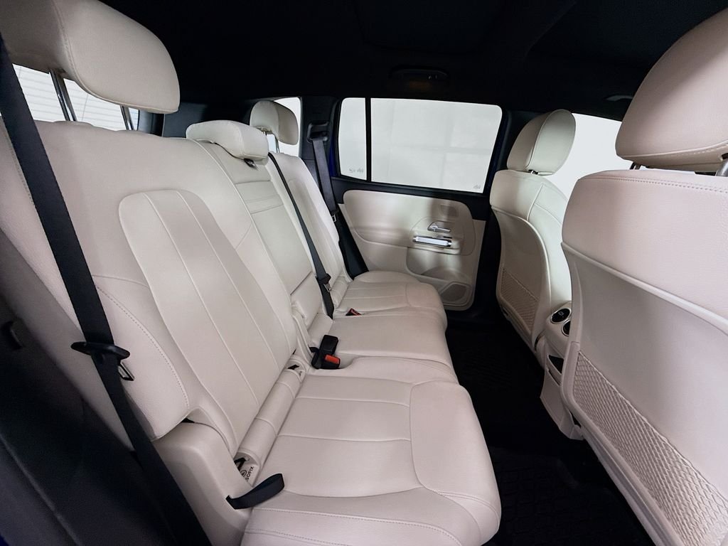 Used 2025 Blue Mercedes-Benz GLB 250 image 23
