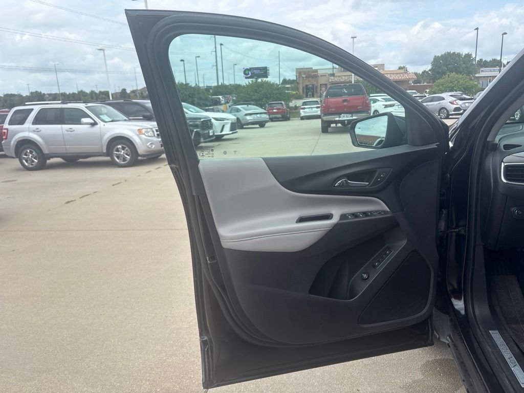 Used 2020 Midnight Blue Metallic Chevrolet Premier image 9