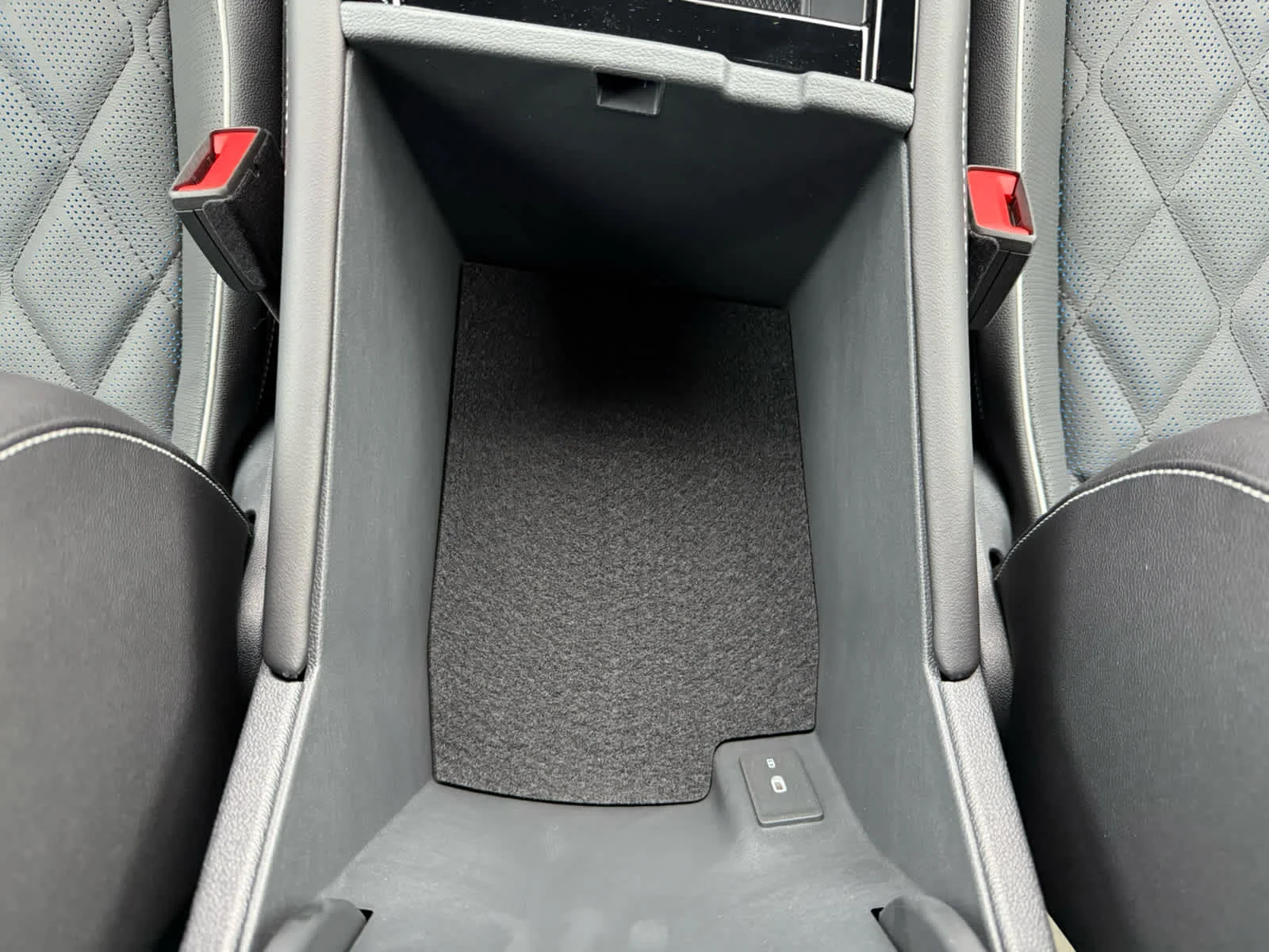 2026 Volkswagen Atlas Cross Sport SEL Premium R-LINE - Photo 23