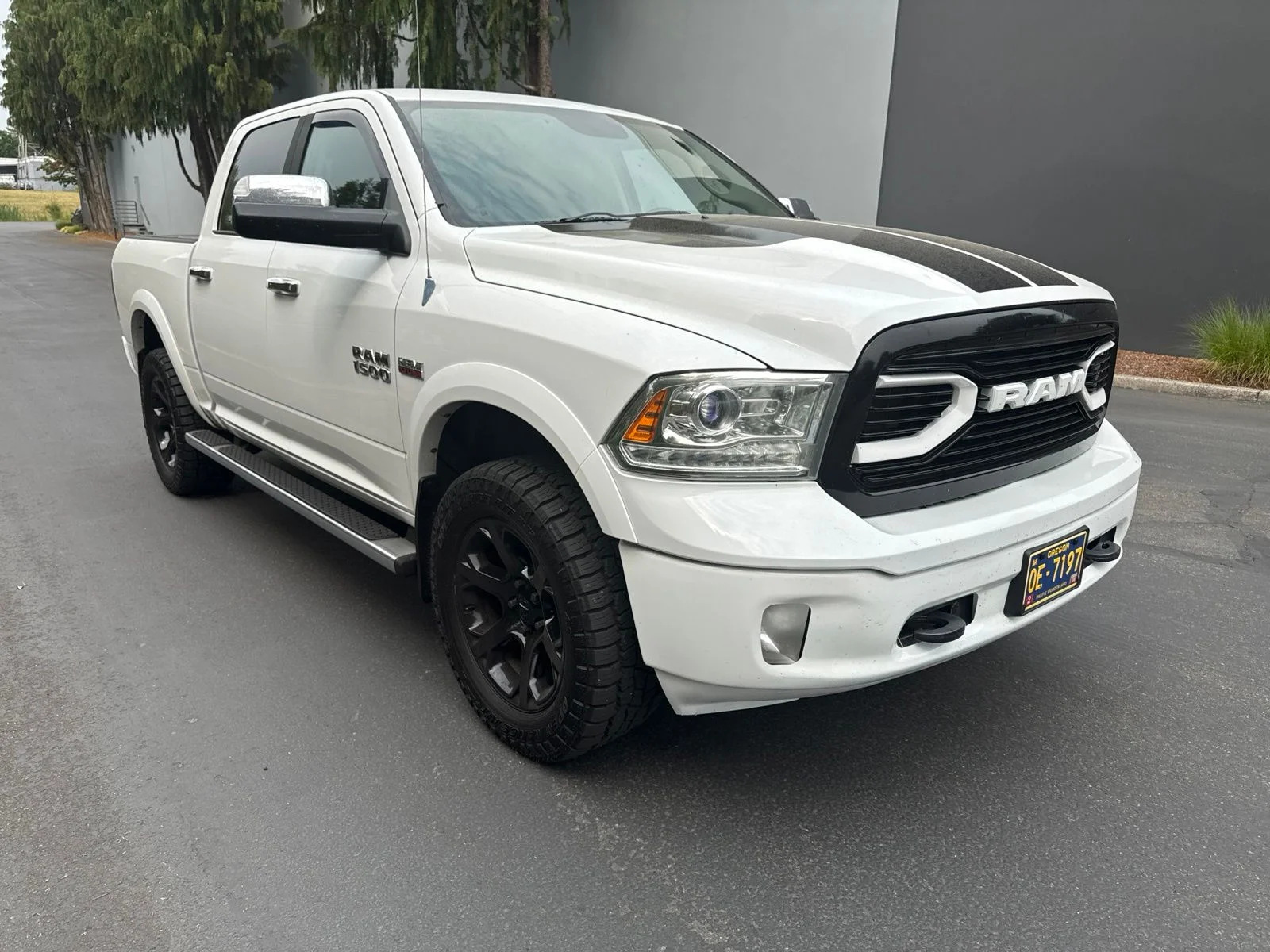 Used 2014 Bright White Clearcoat Ram Laramie image 10