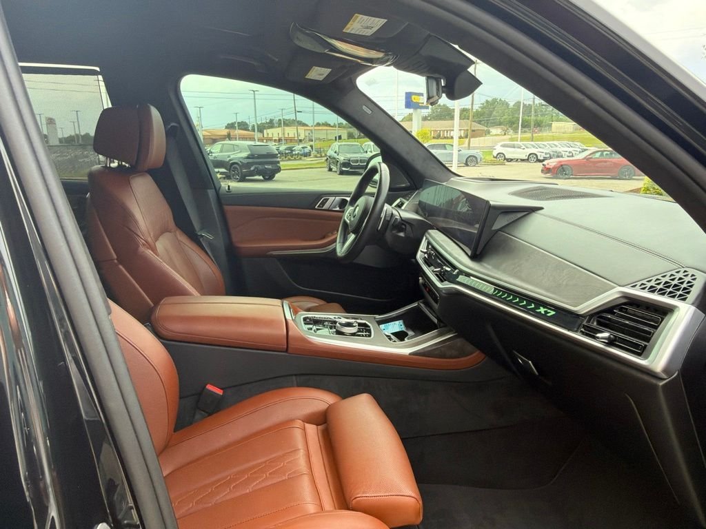 Used 2025 Black Sapphire Metallic BMW xDrive40i image 25