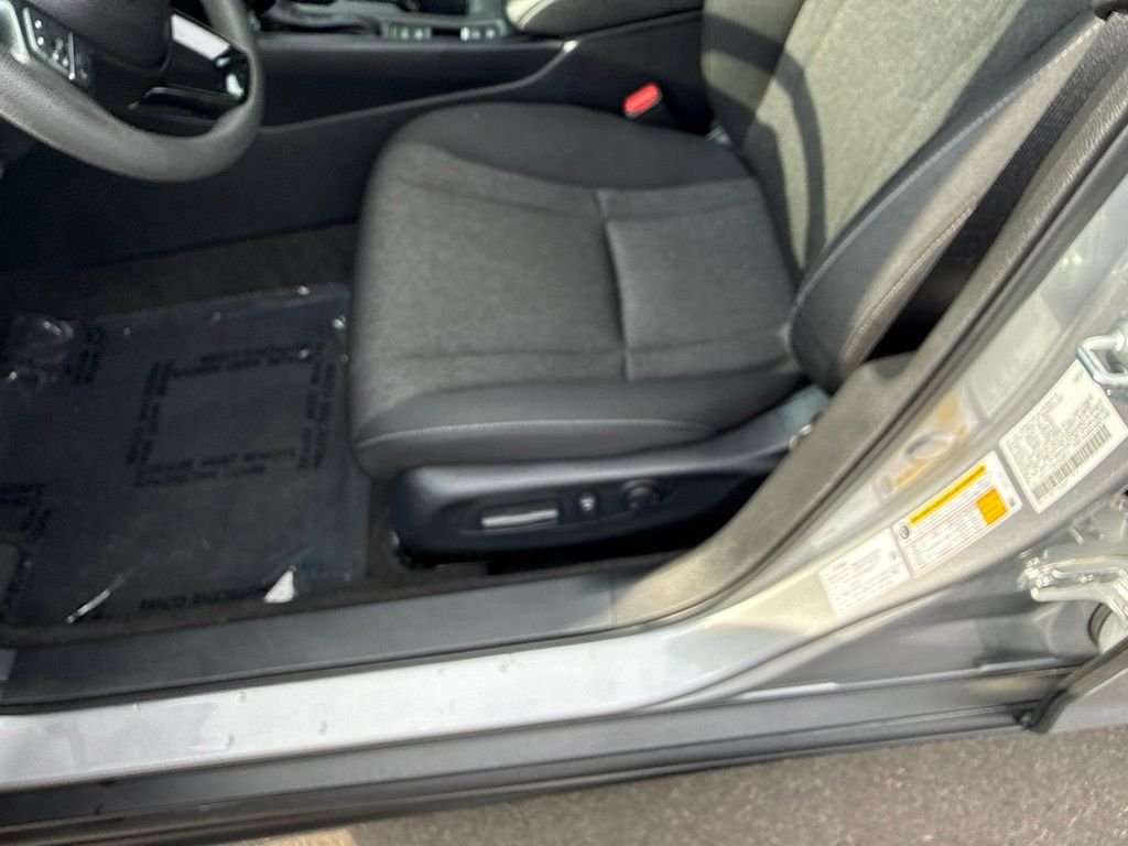 Used 2024  Honda EX image 13
