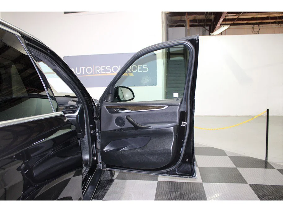 Used 2017 Black BMW sDrive35i image 24