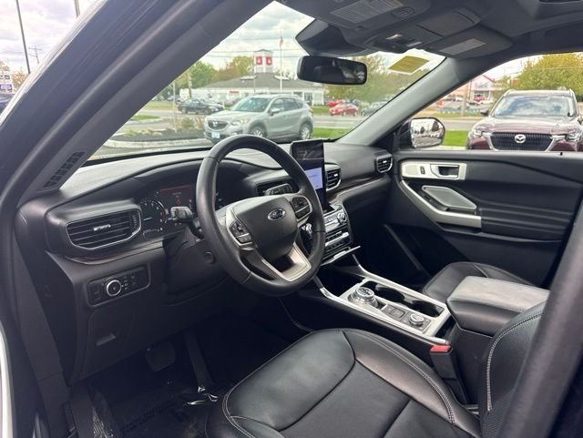 Used 2024 Black Ford Limited image 7