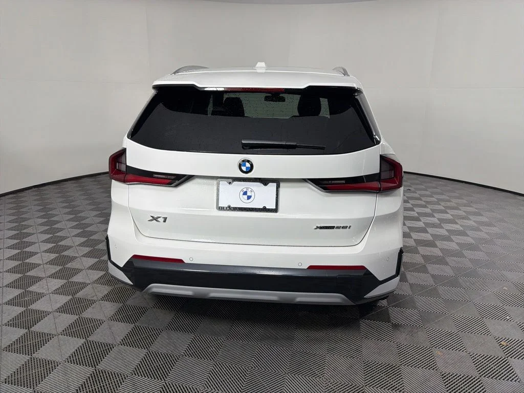 Used 2026 Alpine White BMW xDrive28i image 6