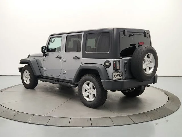 Used 2015 Silver Jeep Unlimited Sport image 6