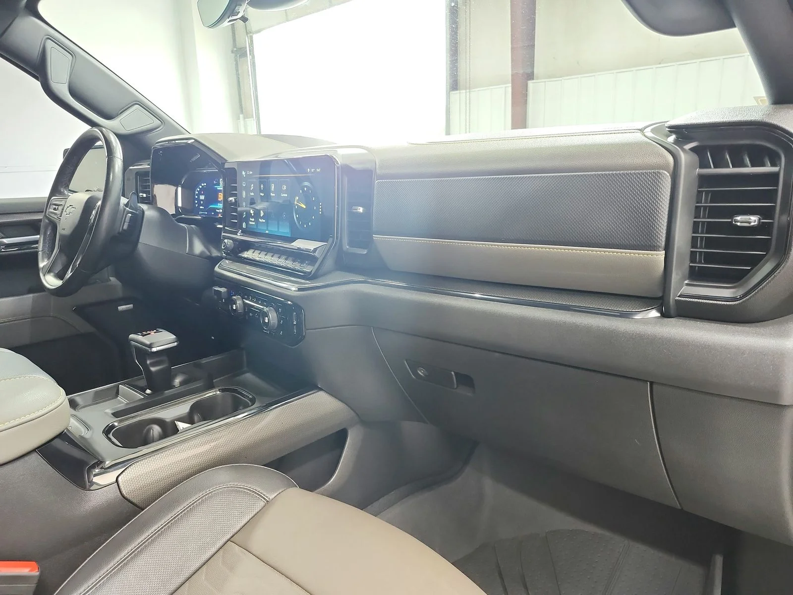 Used 2023  Chevrolet ZR2 image 44