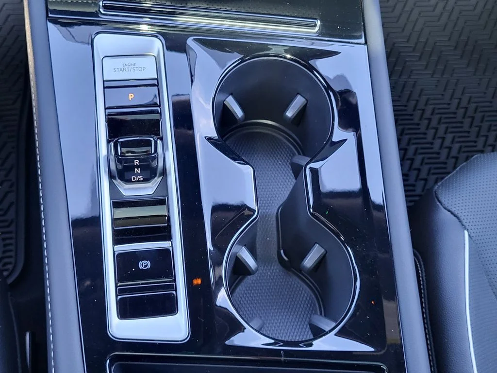 2025 Volkswagen Atlas Cross Sport SEL Premium R-LINE - Photo 13