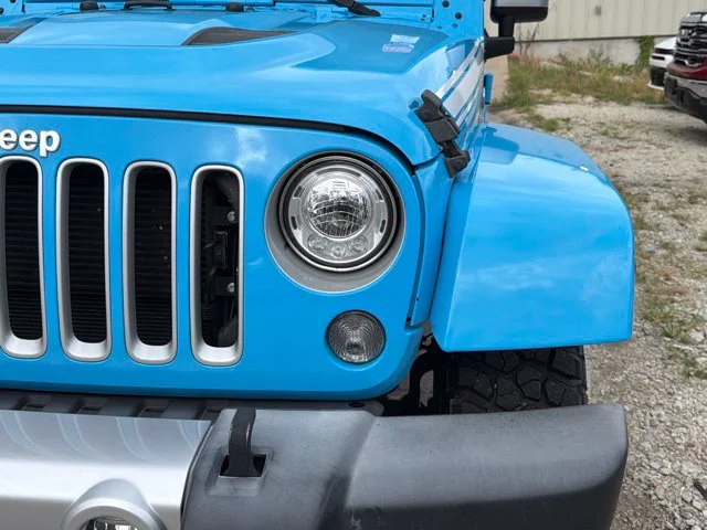 Used 2017 Blue Jeep Unlimited Sahara image 10