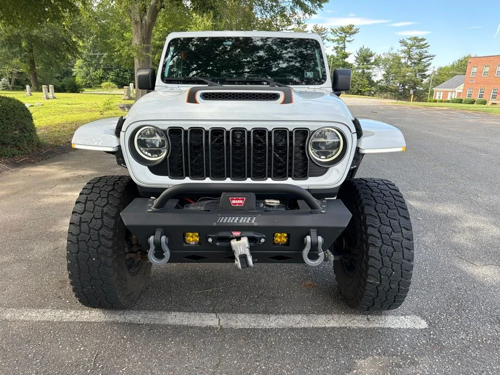 Used 2021 White Jeep Mojave image 3