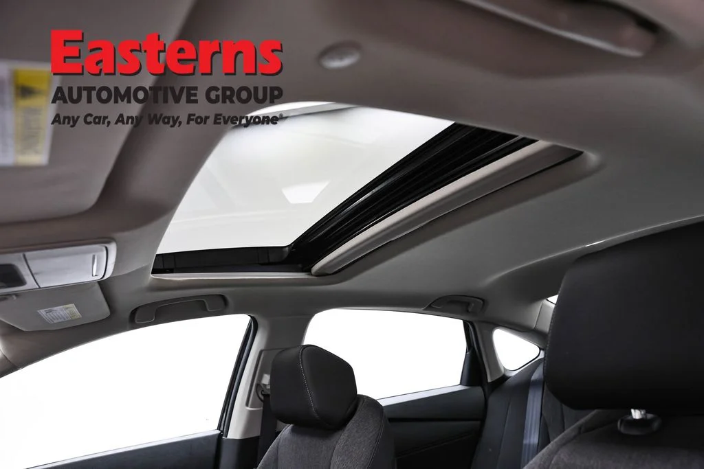 Used 2025 Black Honda SE image 33