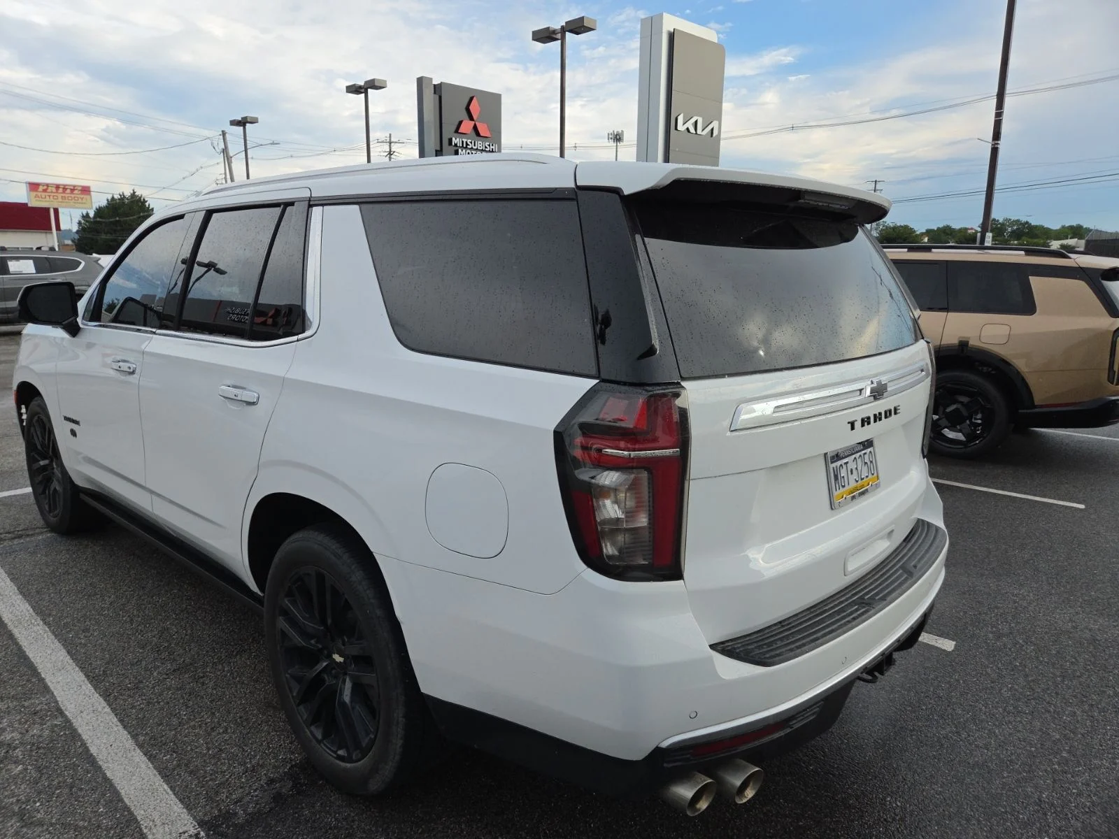 Used 2023 White Chevrolet High Country image 6