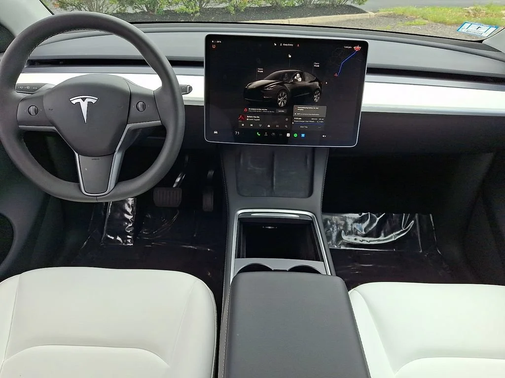 Used 2023  Tesla Long Range image 15