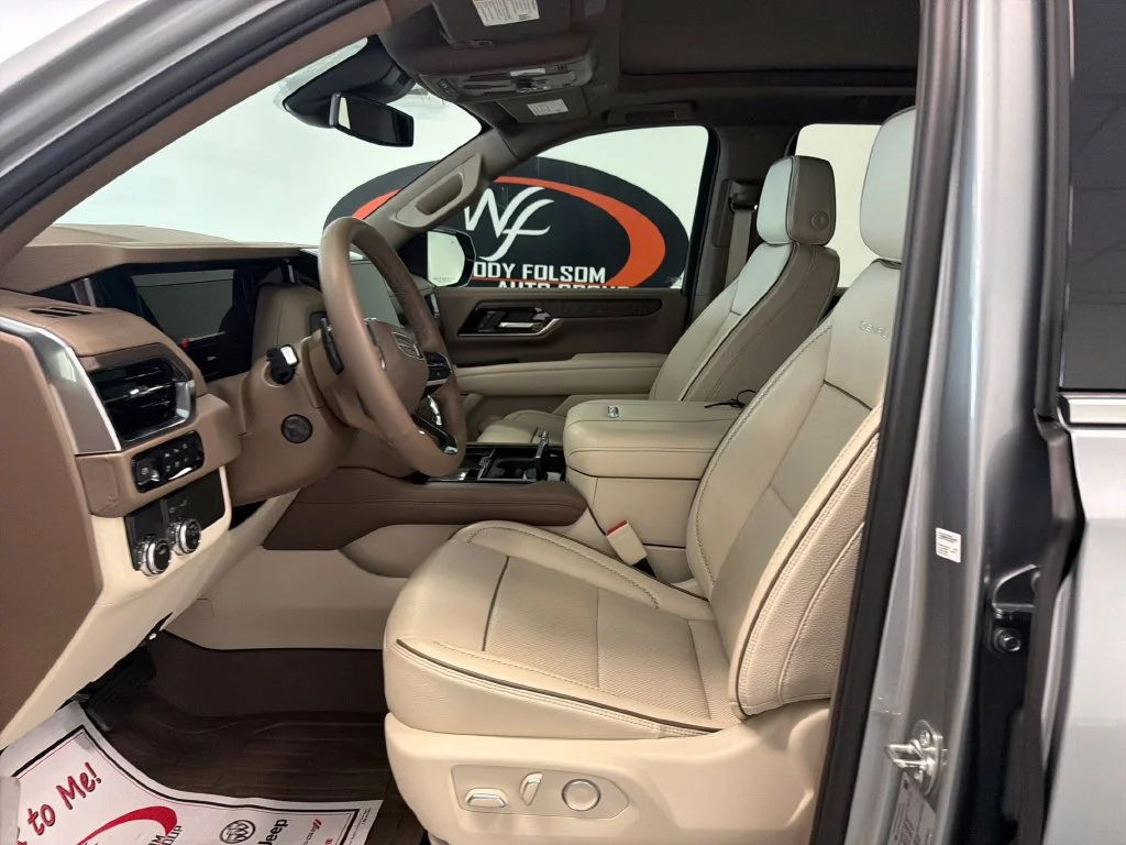 Used 2025 Sterling Metallic GMC Denali image 11