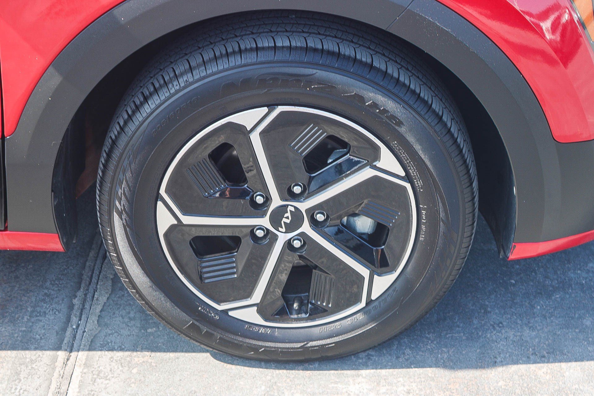 2025 Kia Niro EX - Photo 10