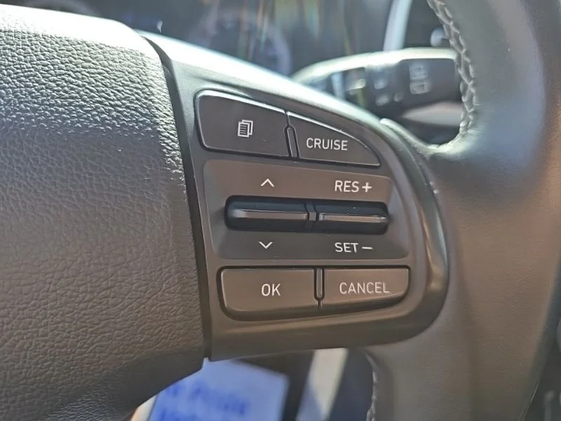 Used 2022 Silver Hyundai SEL image 13