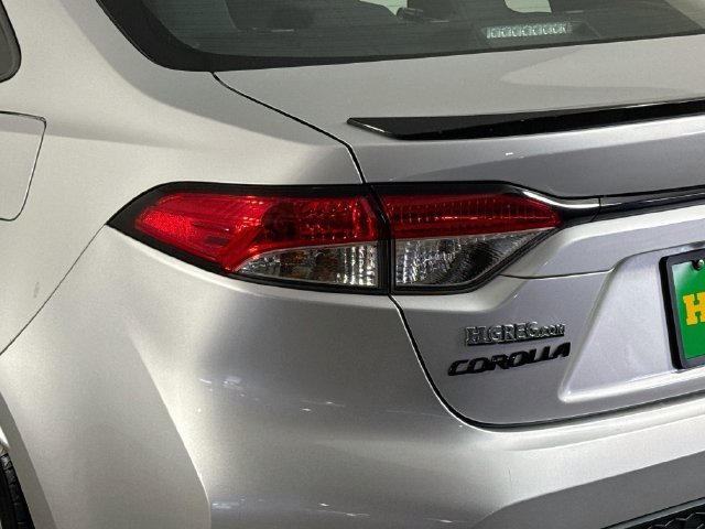 Used 2022 Classic Silver Metallic Toyota SE Nightshade image 32