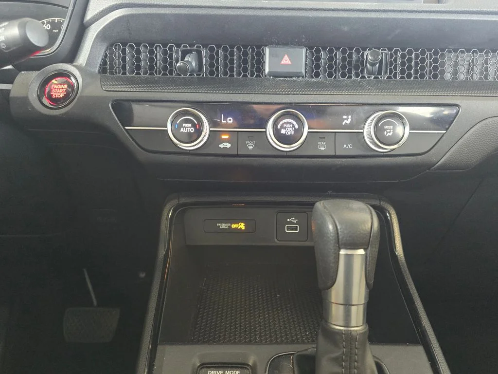 Used 2025 White Honda LX image 9