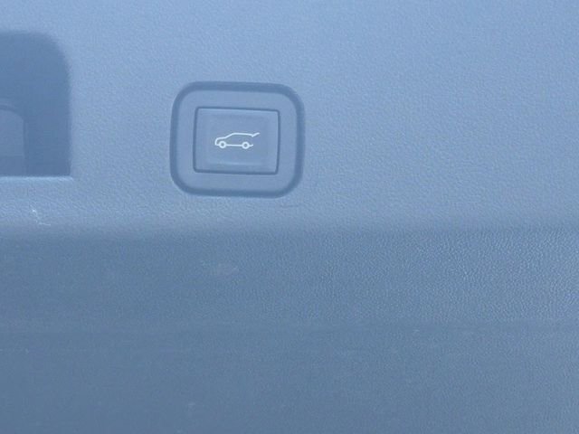 Used 2025 Gray Chevrolet LT image 9