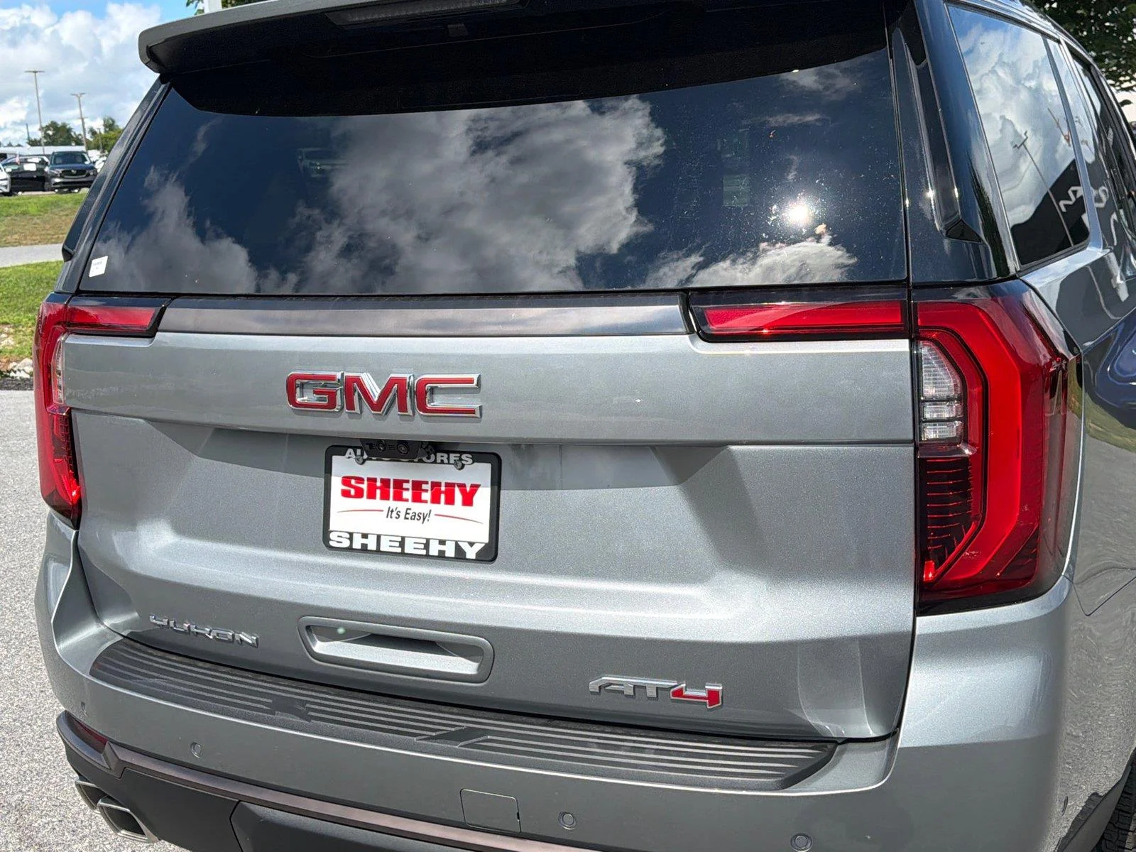 2026 GMC Yukon AT4 Ultimate - Photo 7