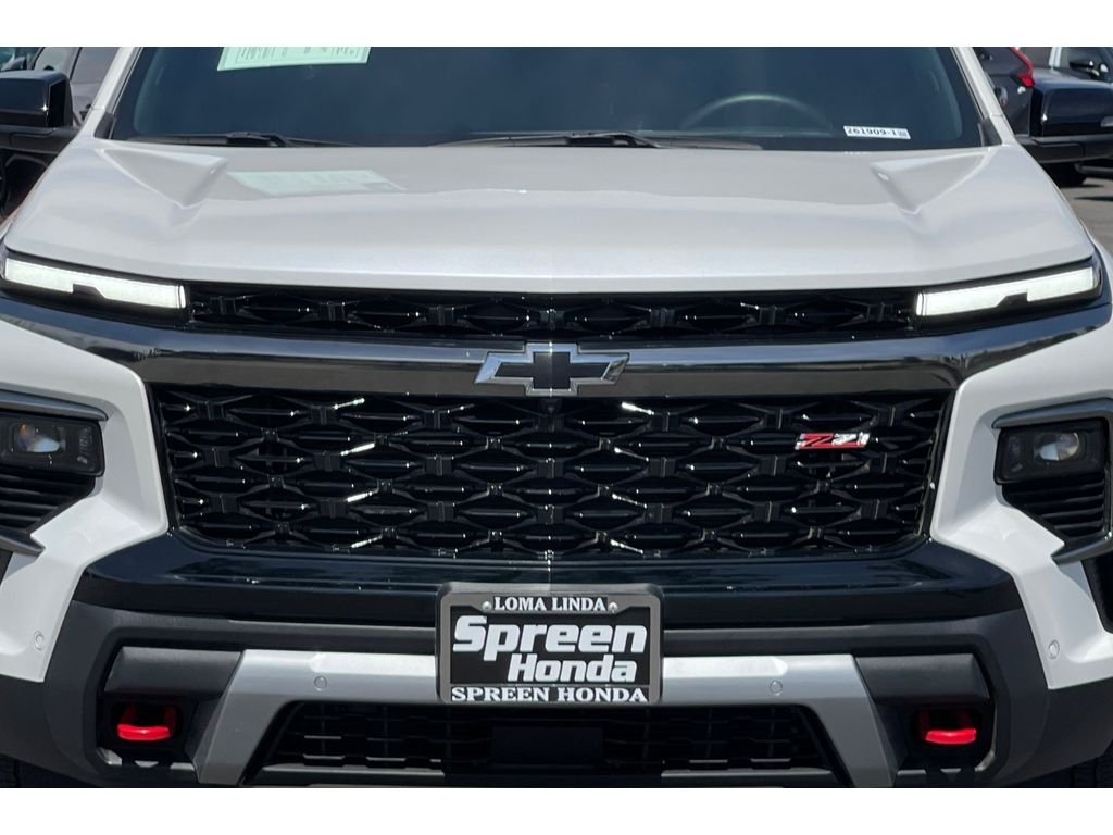 Used 2025 Iridescent Pearl Tricoat Chevrolet AWD Z71 image 47