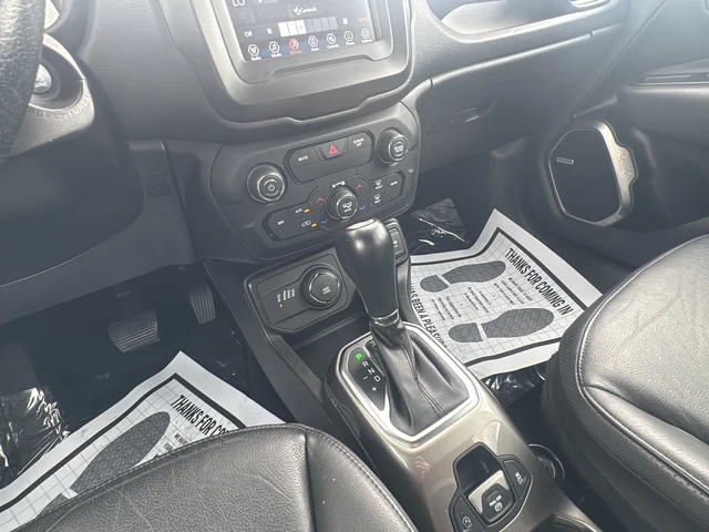 Used 2020 Gray Jeep Limited image 22