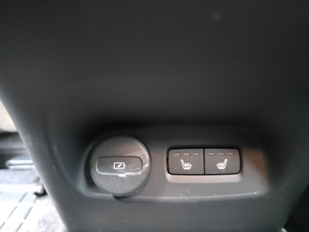 Used 2025 White Volvo B5 Plus Bright Theme image 25