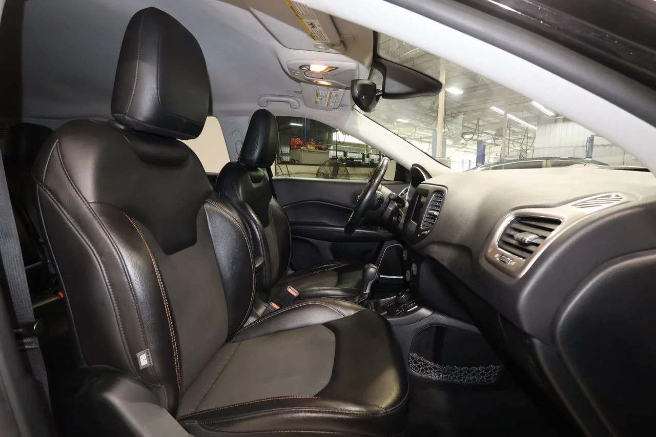 Used 2018 Black Jeep Latitude image 17