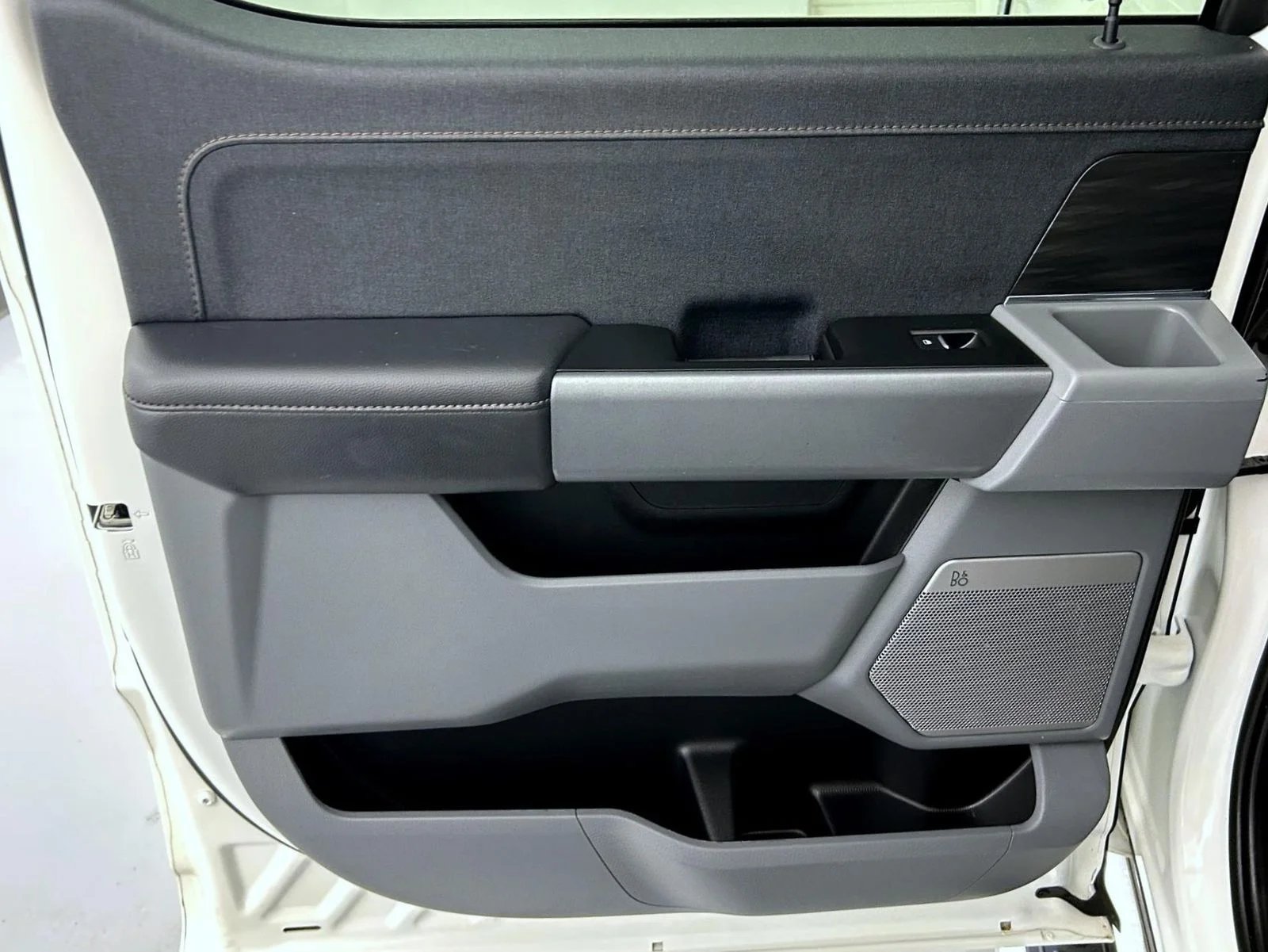 Used 2025 White Ford Lariat image 20