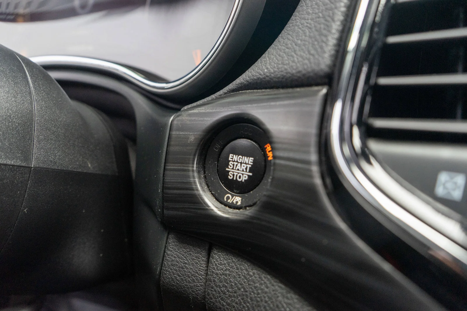 Used 2019 Bright White Clearcoat Jeep Altitude image 22
