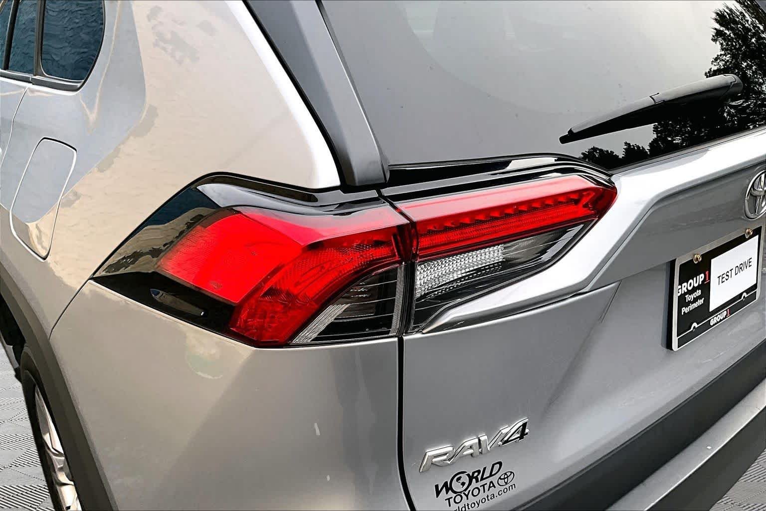 Used 2025 Silver Sky Metallic Toyota XLE image 29