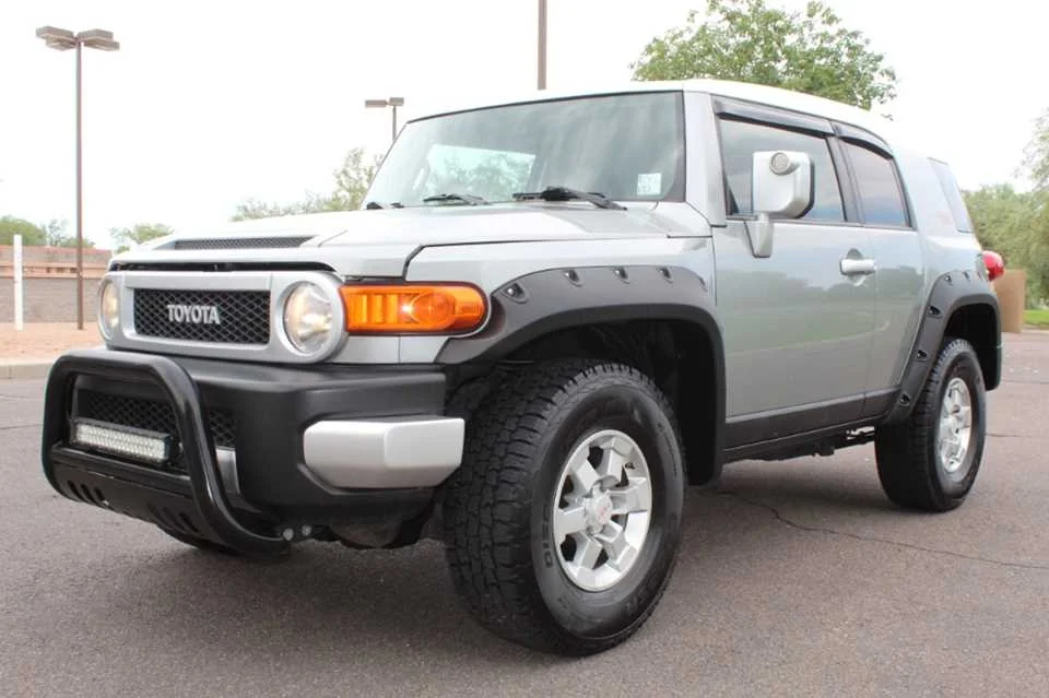 Used 2011 GRAY TOYOTA  image 4