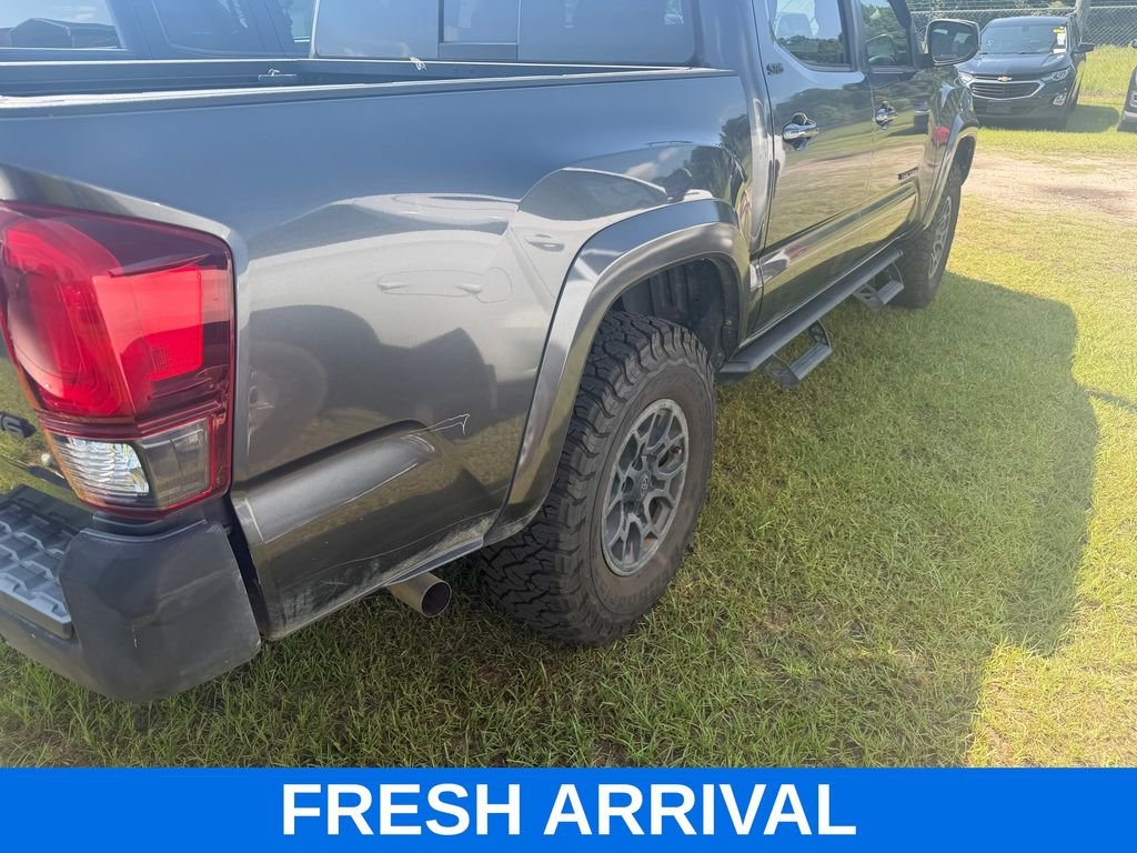 Used 2020 Gray Toyota SR5 image 3