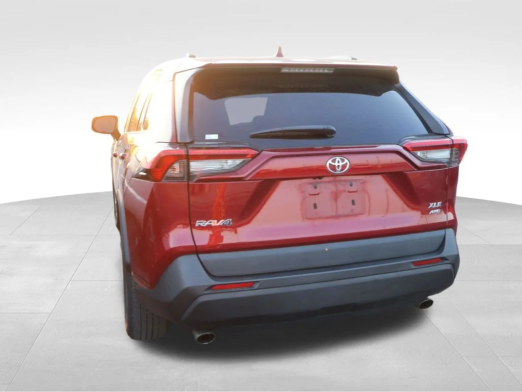 Used 2021 Red Toyota XLE image 18