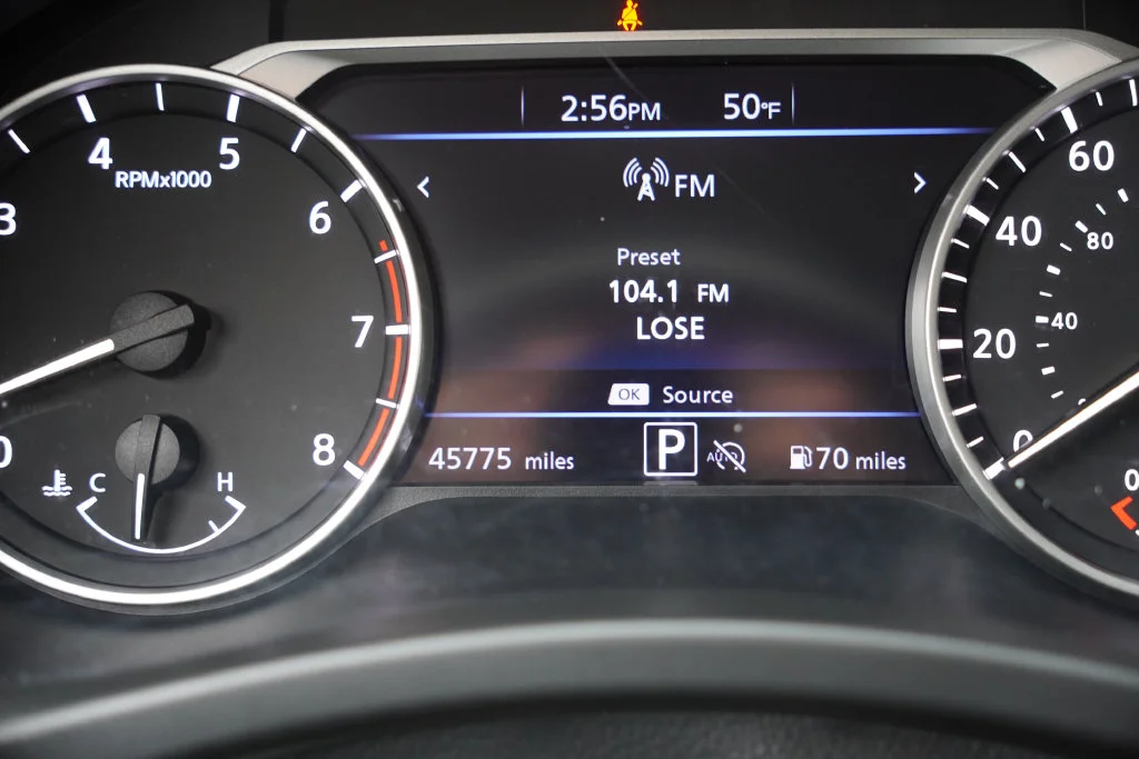 Used 2025 Aspen White Tricoat Nissan SV image 29
