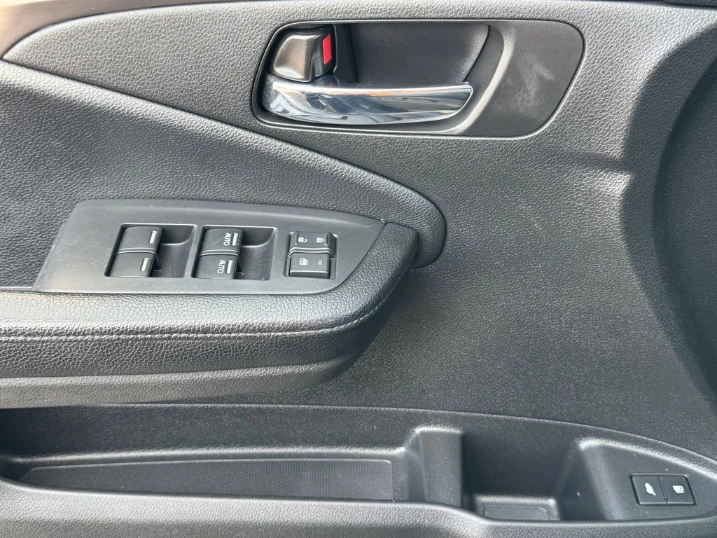 Used 2016 Black Honda EX-L image 25