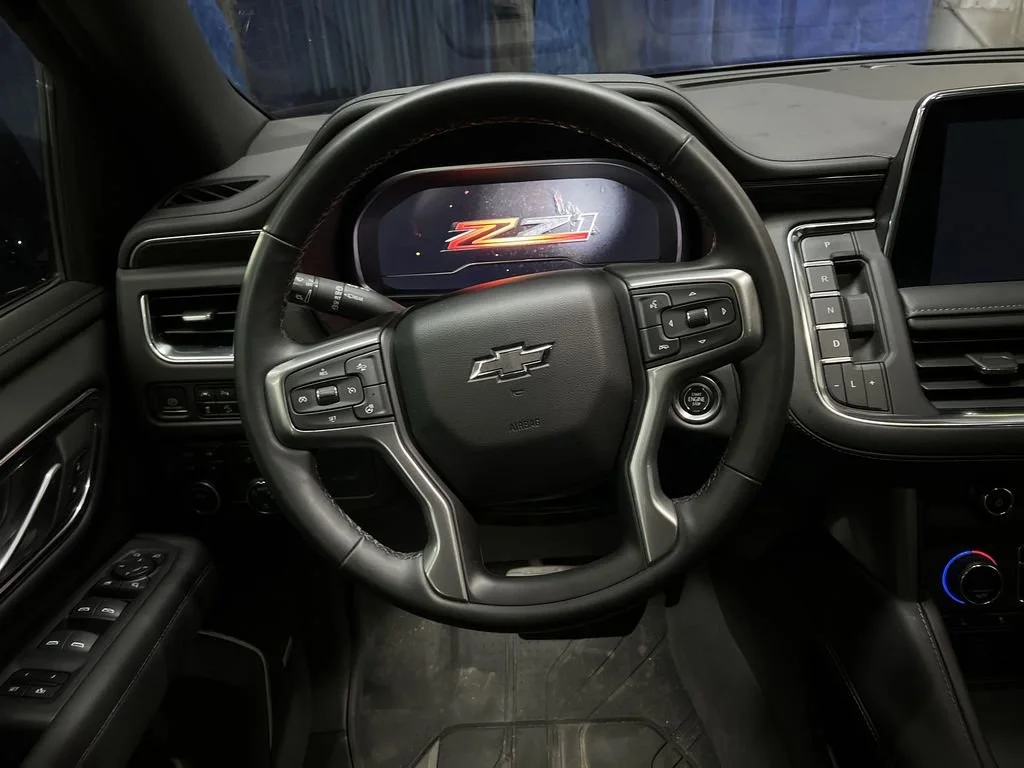 2023 Chevrolet Suburban Z71 - Photo 11