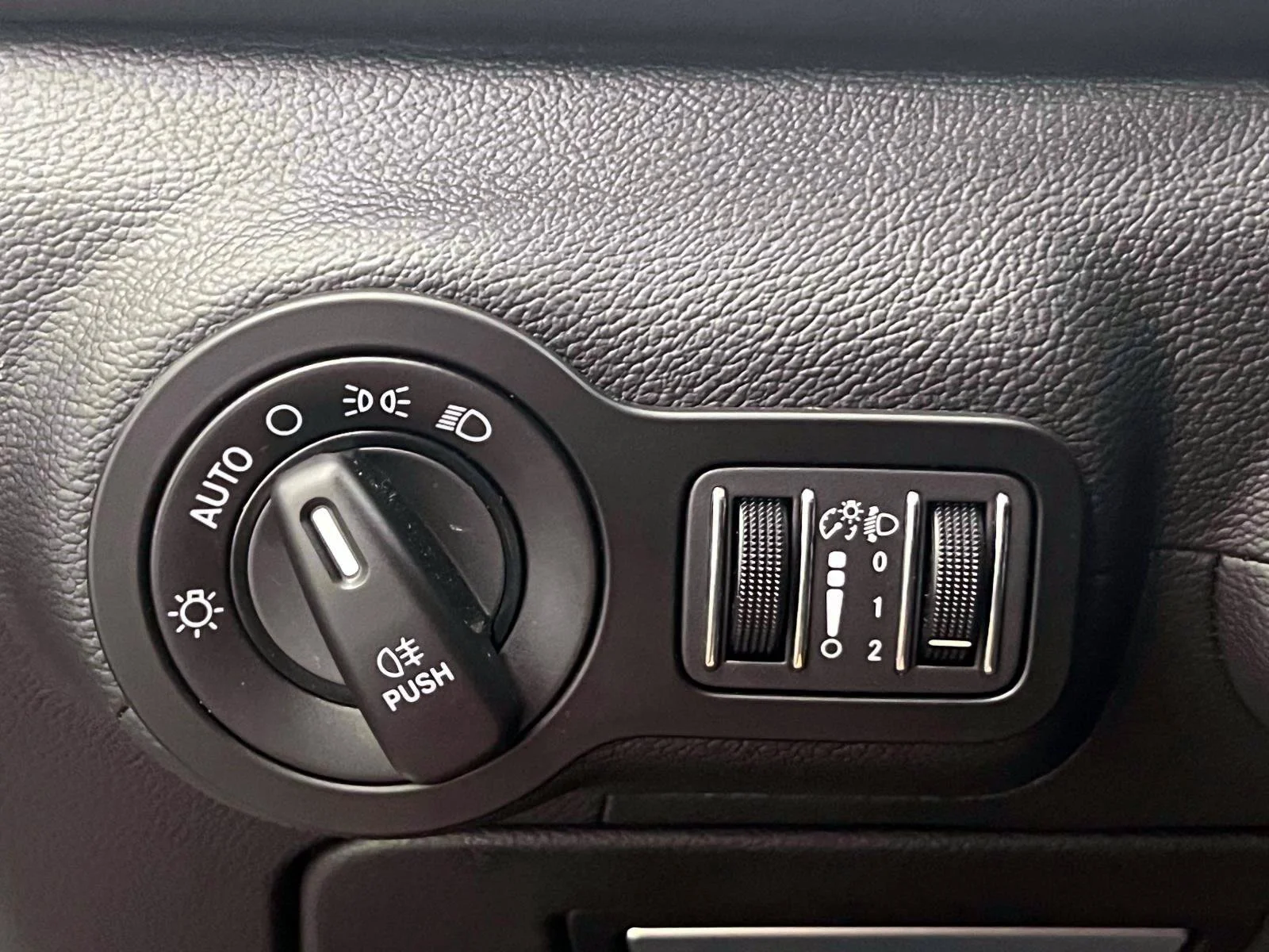 Used 2019 White Maserati S Q4 image 21