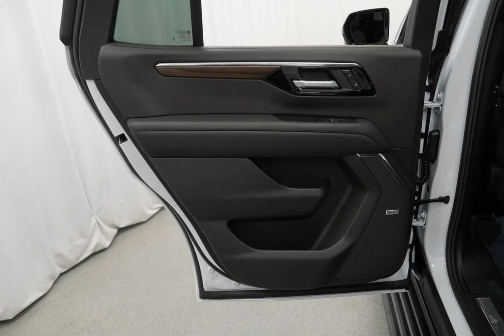 New 2026 Polar White Tricoat Chevrolet High Country image 27