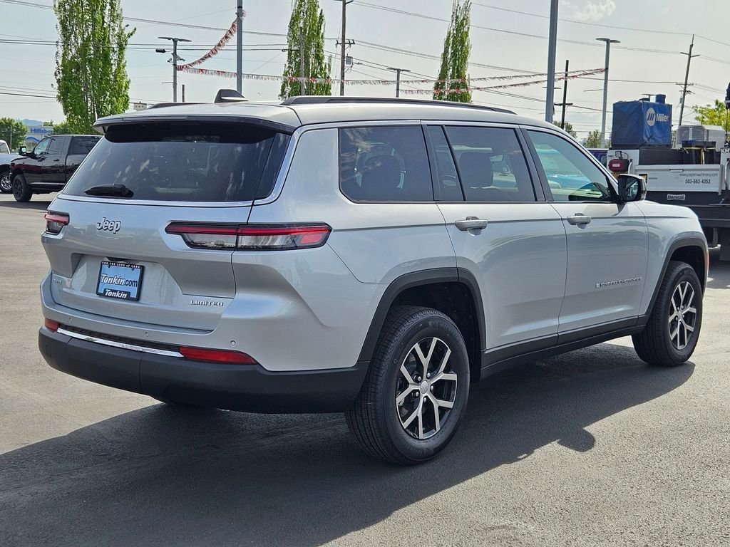 New 2025 Silver Zynith Exterior Paint Jeep Limited image 6